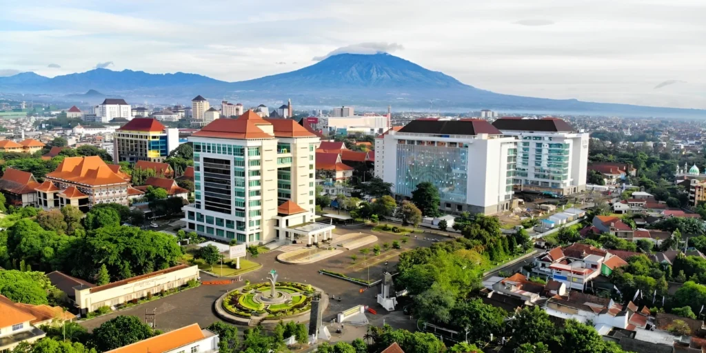 Kota Malang: Pesona Kota Sejuk dengan Wisata Kota Malang: Pesona Kota Sejuk dengan Wisata